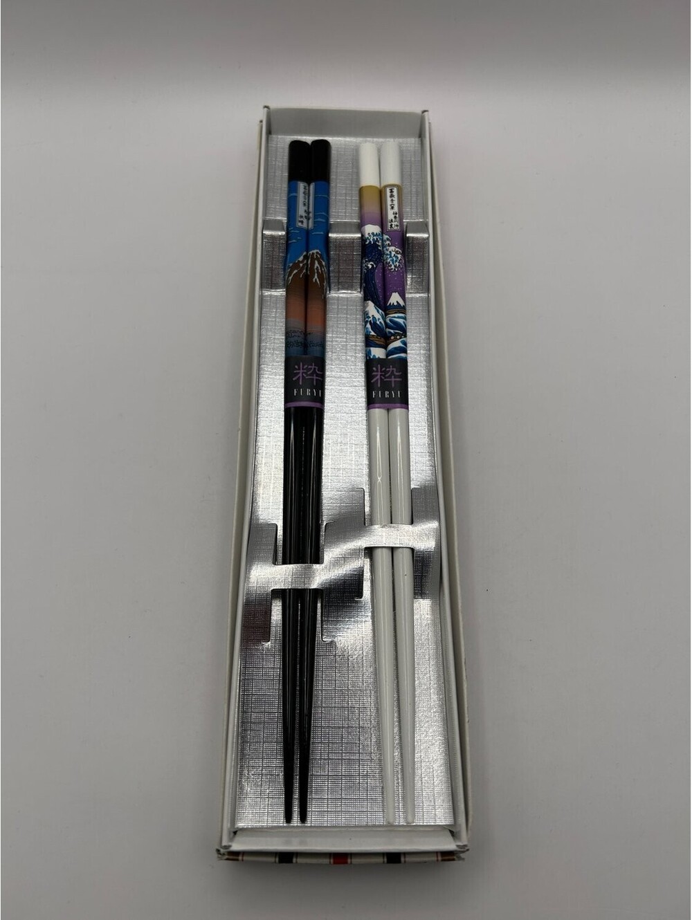 Furyu K6399 chopstick set The Great Wave off Kanagawa and Mount Fuji Multicolor